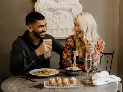 Hotel Julie in Stratford | People eating at Bluebird restaurant in Stratford