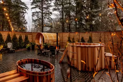 We check out a Nordic spa hotel in Caledon | The Liberty Inn spa with hot tub, sauna and cold plunge