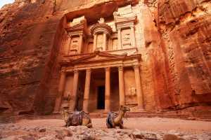 Bucket list ideas for travellers | Al Khazneh - the treasury, ancient city of Petra, Jordan