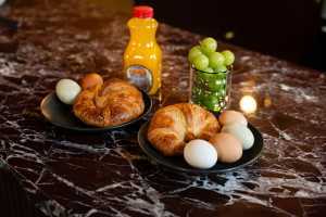 Hotel Julie in Stratford | The Staying Inn breakfast for two at Hotel Julie
