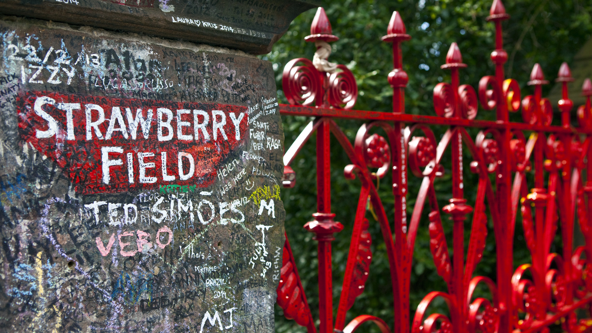 Just Landed The Beatles Strawberry Field Is Now A Tourist Site Escapism To