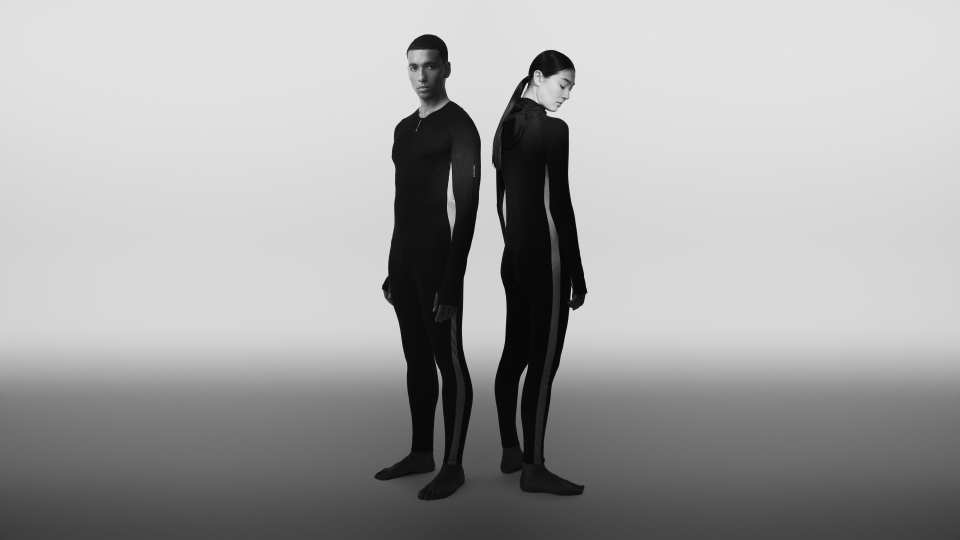 A man and a woman wearing the icebreaker Merino 200 Oasis+ Thermal Suit