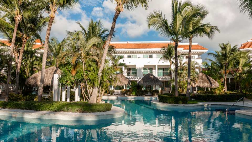 Zel Punta Cana resort swim-up master suite pool