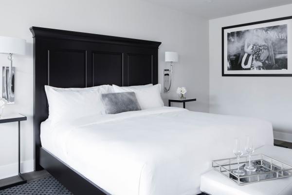 Cold plunge in Kingston | A guestroom at the Frontenac Hotel