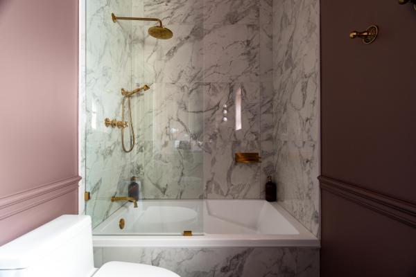 Hotel Julie in Stratford | Marble bathroom details in Flat 3 at Hotel Julie