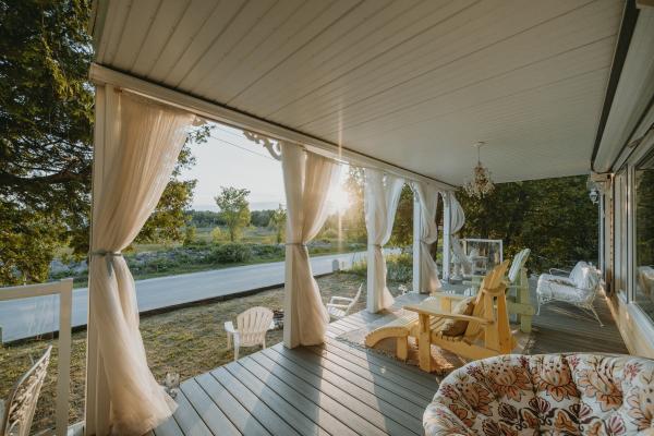 The front porch at Wish Lakehouse, waterfront Ontario cottage rental