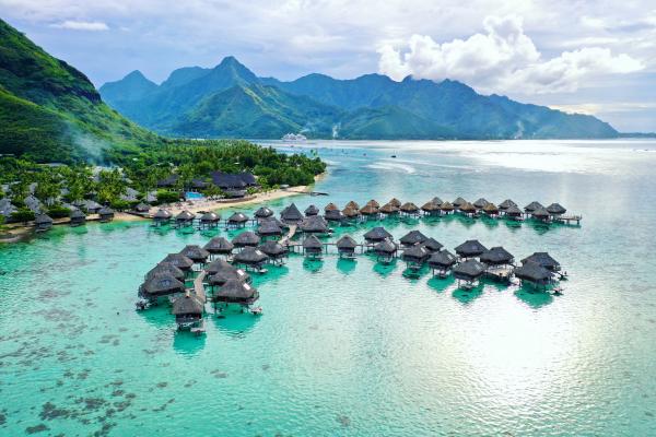 Overwater Bungalows in Mo'orea French Polynesia