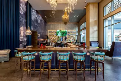 Metropole Bar & Kitchen at Hotel Indigo Los Angeles Downtown