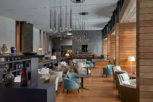 Best honeymoon destinations | Retreat Lagoon lounge