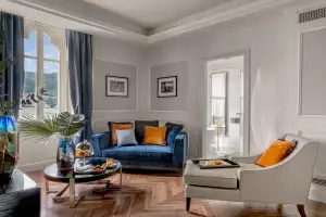 Best honeymoon destinations | A suite at Vista Palazzo Lago di Como
