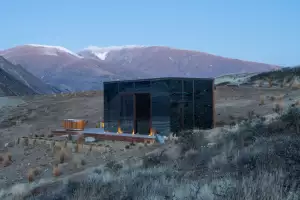 Best honeymoon destinations | A reflective pod at The Lindis, New Zealand