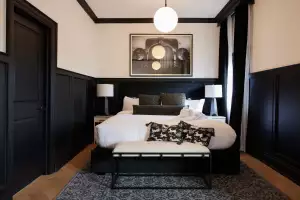 The Dorchester Hotel in Collingwood | A guest room at The Dorchester Hotel