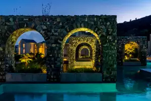 Best honeymoon destinations | Rampart Pool at Park Hyatt St. Kitts Christophe Harbour