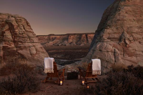 Best honeymoon destinations | Sunset trail at Amangiri in Canyon Point, Utah