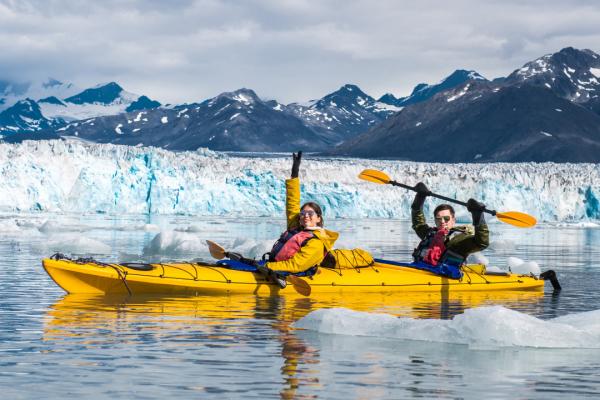Outdoor Adventure Show, Toronto | Two people kayaking in the Arctic