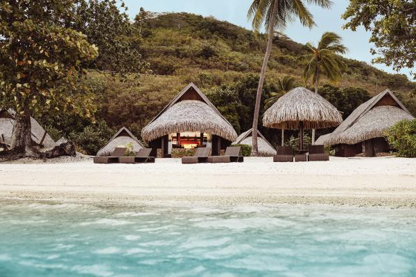Beach bungalows in Mo'orea, French Polynesia
