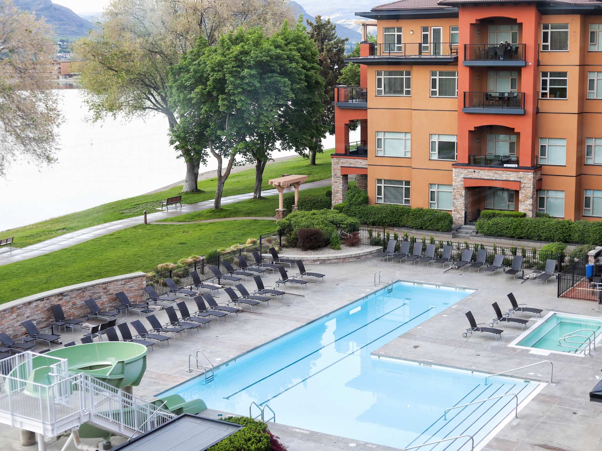 Best wineries and things to do in Osoyoos and Oliver B.C. | Pool at Watermark Beach Resort