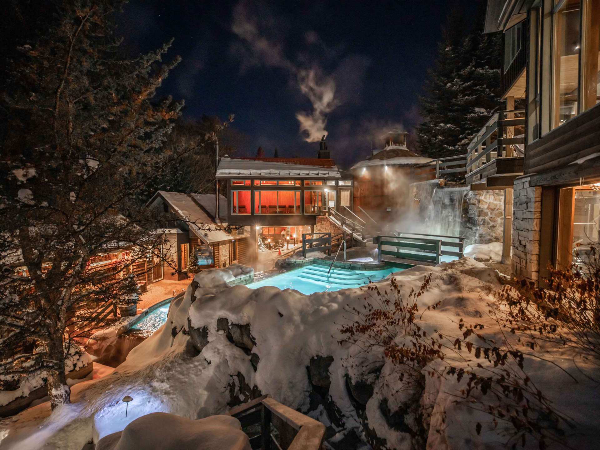 Quebec spa | The outdoor pools at Scandinave Spa Mont-Tremblant