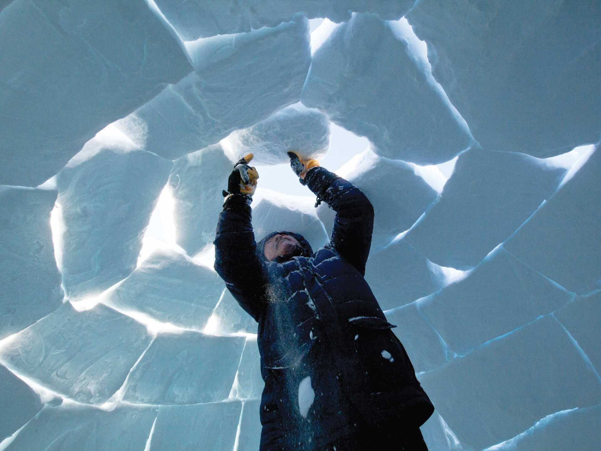 Nunavik | Igloo building on one of the many Inuit Adventures tours