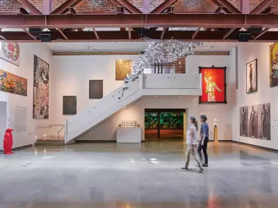 Louisville Kentucky Bourbon | Free contemporary art museum inside 21c Museum Hotel