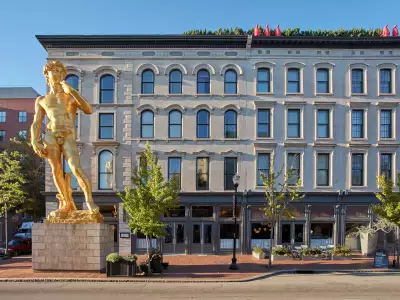 Louisville Kentucky Bourbon | Outside the 21c Museum Hotel