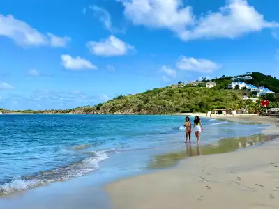Saint Martin | Walking along the beach in Saint Martin