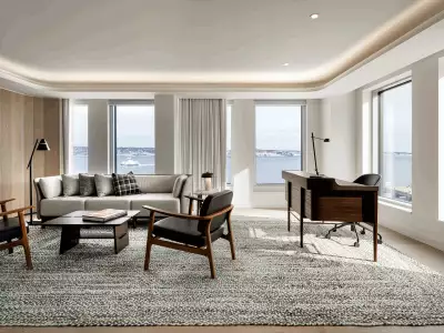 Muir Hotel Halifax | Study and work area with a view