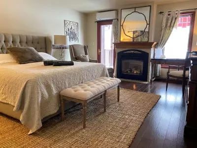 Best Ontario wellness retreats | Bedroom at Grail Springs wellness retreat