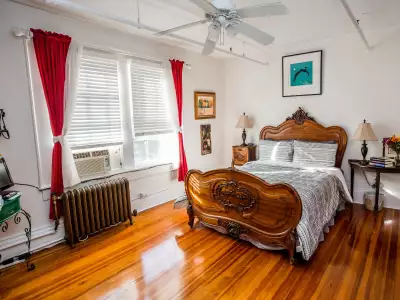 The Henderson hotel | A bed in the Henderson hotel