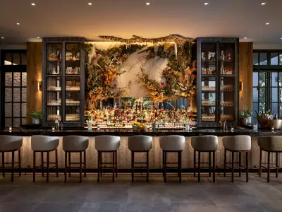 Things to do in Toronto | The bar at Flora Lobby Lounge inside 1 Hotel Toronto
