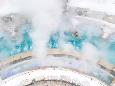 Quebec spa | The heated pools at Scandinave Spa Mont-Tremblant