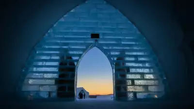 H&ocirc;tel de Glace, Q.C.