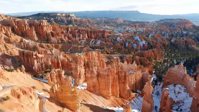 Winter river hiking in Zion National Park: Bryce Canyon, Utah