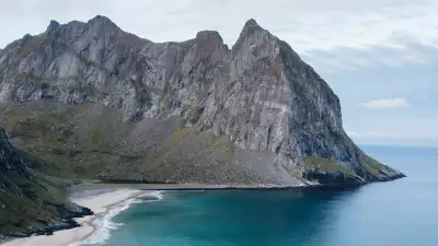Kvalvika Beach in Norway&rsquo;s Lofoten Islands
