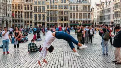Street performer in Brussels, Belgium