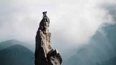 Rock climbing Uber Machismo, El Potrero Chico, Mexico