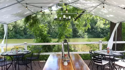 Best road trip worthy restaurants near Toronto | La Fontana in Elora, Ontario