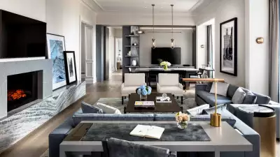 Best hotels Toronto staycation | The St. Regis Hotel suite