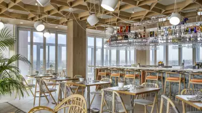 Best hotels Toronto staycation | The Bisha Hotel rooftop restaurant KŌST