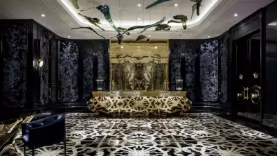 Best hotels Toronto staycation | The Bisha Hotel main entrance lobby