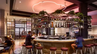 Best hotels Toronto staycation | The Broadview Hotel main floor bar