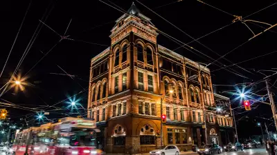 Best hotels Toronto staycation | The Broadview Hotel