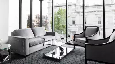 Ontario's best boutique hotels | Lounge at The Frontenac Club in Kingston