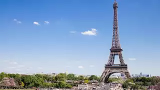 Europe's borders reopen | The Eiffel Tower