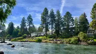 What to do in Central Oregon | view of the Deschutes River What to do in Central Oregon | view of the Deschutes River