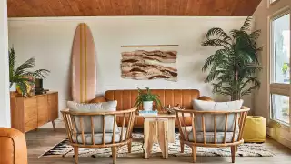 The June Motel Sauble Beach | Lobby and shop