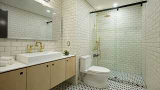Best hotels Toronto staycation | The Anndore House ensuite bathroom