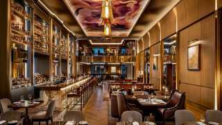 Best hotels Toronto staycation | The St. Regis Hotel lobby bar and restaurant