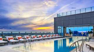 Best hotels Toronto staycation | Hotel X rooftop pool