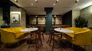 Hotel review: the Kimpton Saint George hotel, Toronto | The Fortunate Fox bar and restaurant
